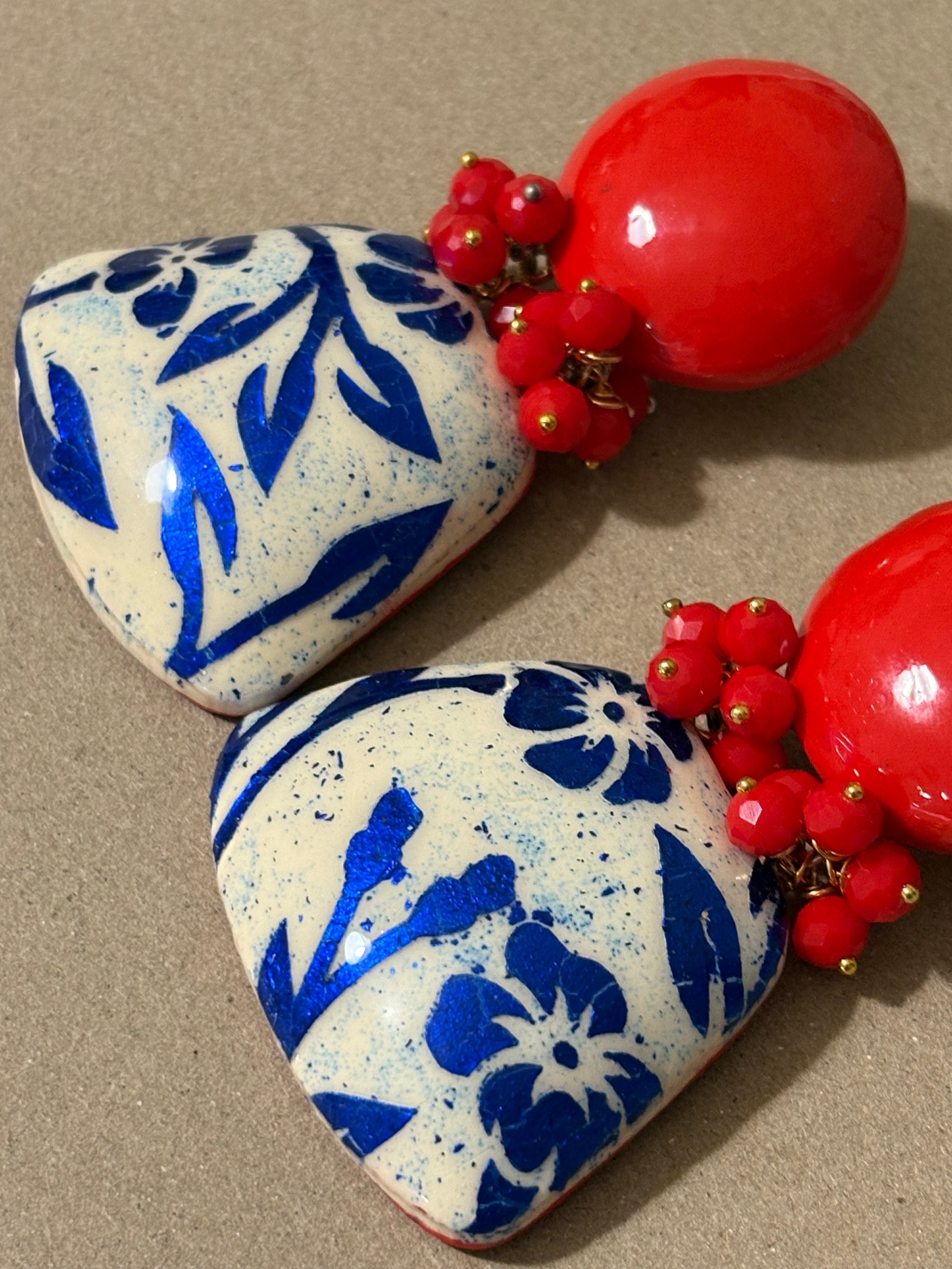 Orecchini Flowers rosso, avorio e blu