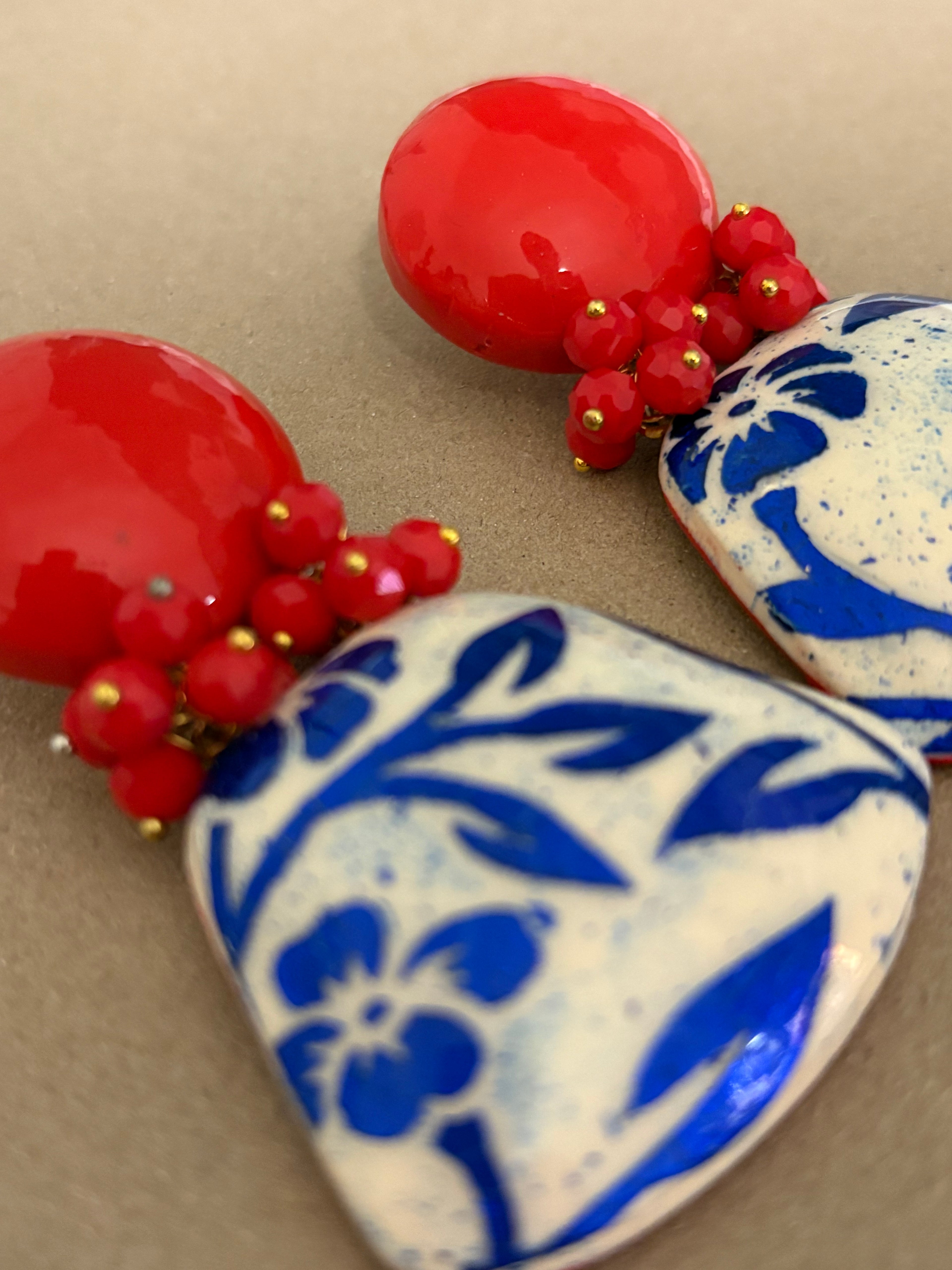 Orecchini Flowers rosso, avorio e blu