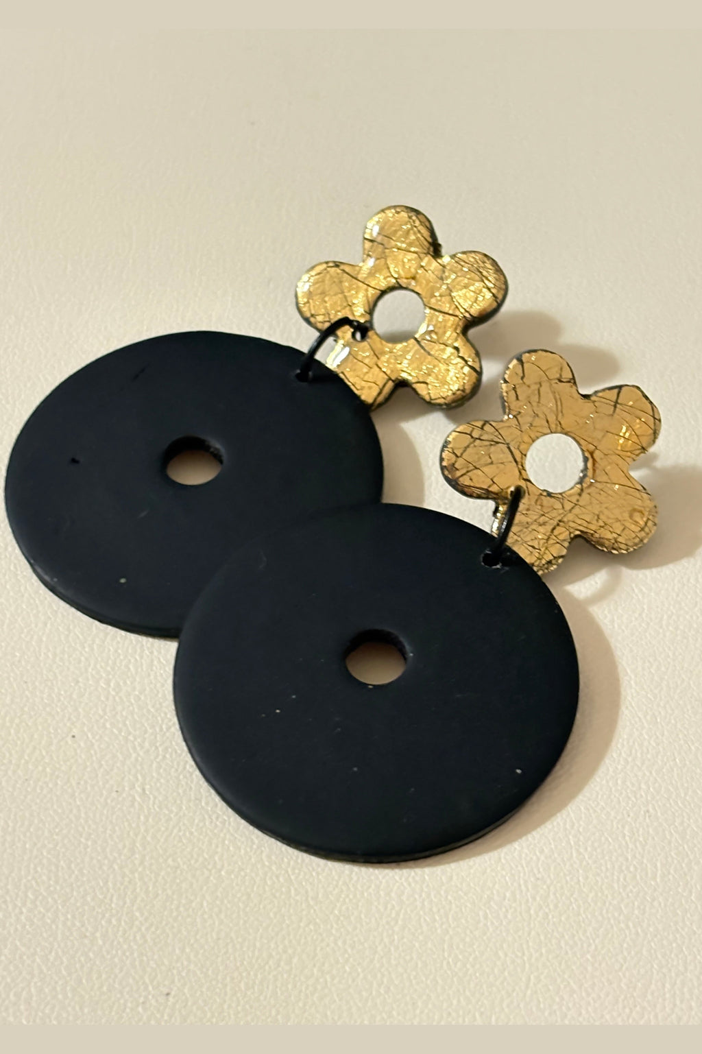 Orecchini Cracklè Flowers oro e nero