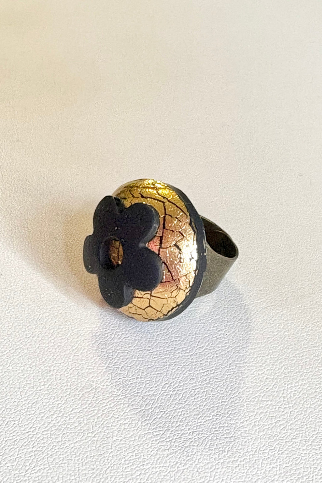 Anello Cracklè Flowers oro e nero